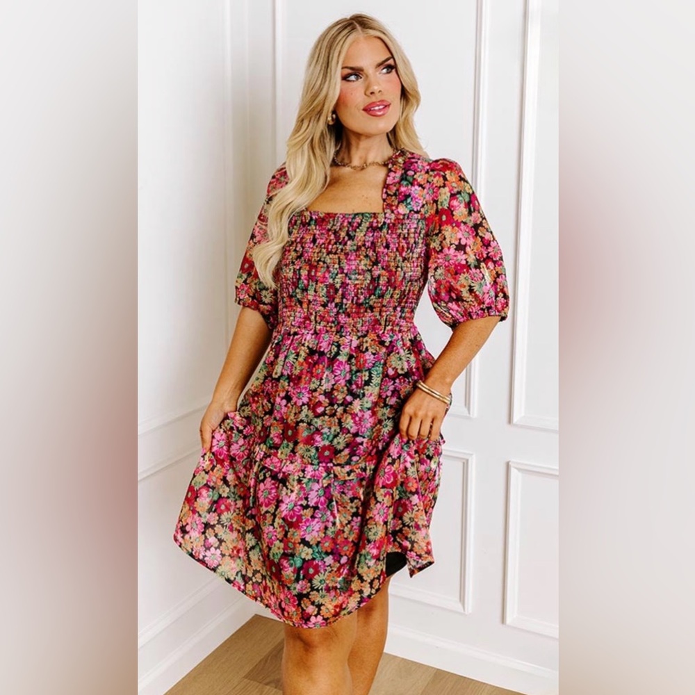 NWT Very J Floral Women’s Dress in Pink and Black Size Medium